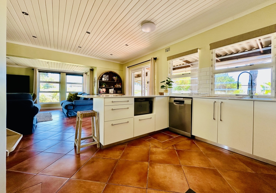 4 Bedroom Property for Sale in Fisherhaven Western Cape